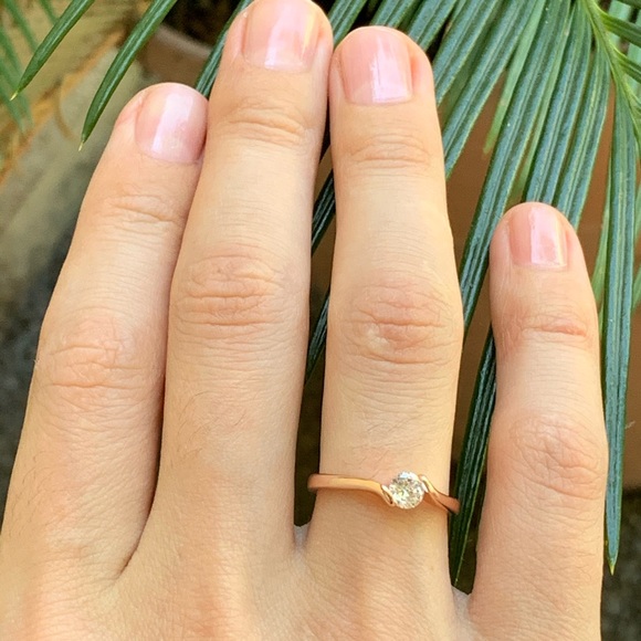 18K Cubic Zirconia Ring Rose Gold Color - Picture 5 of 6